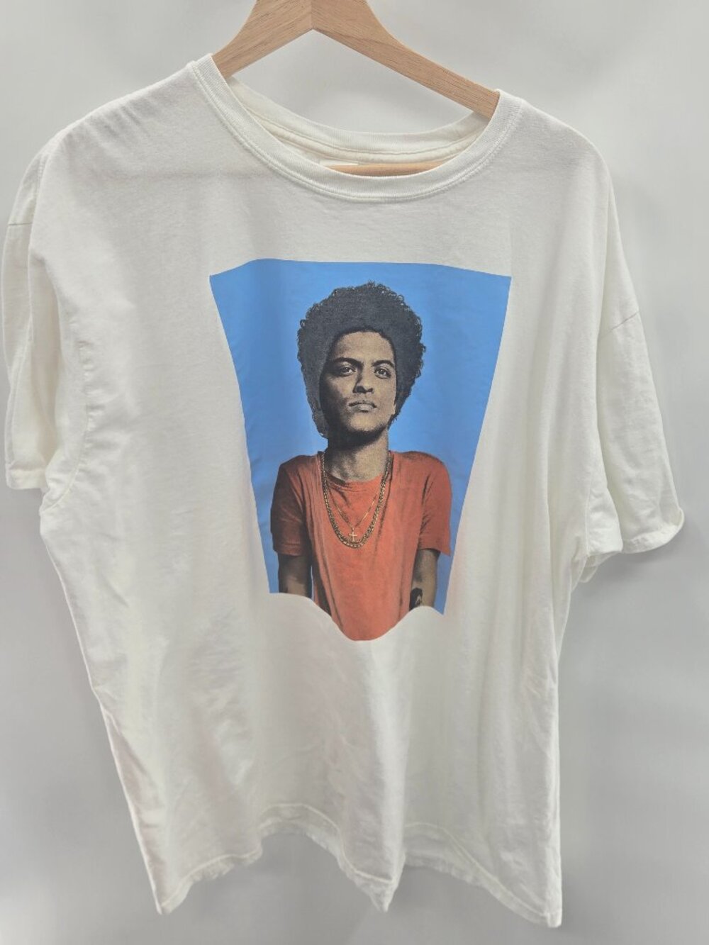 Bruno Mars White 24K Magic Graphic Gildan Short Sleeved T-Shirt 2xl